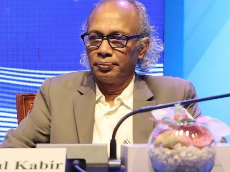 হেনস্তার শিকার নিউ এজের সম্পাদক নূরুল কবীর